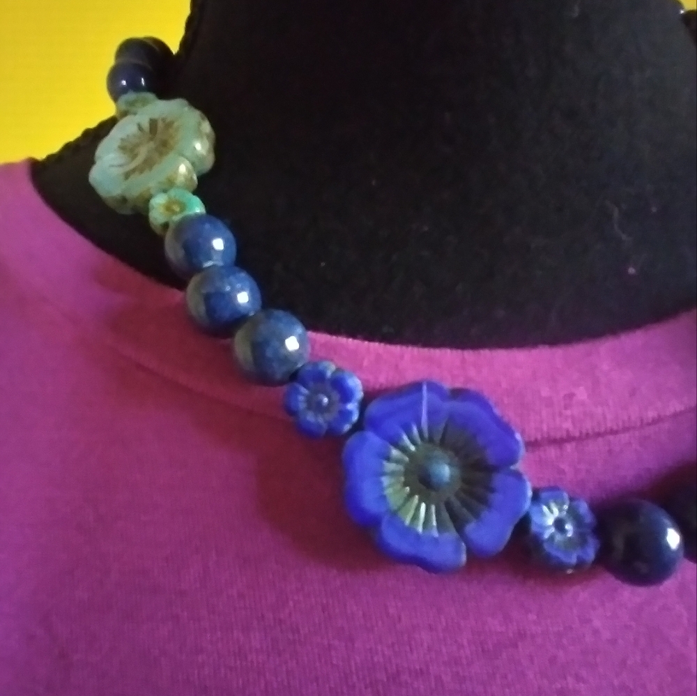 NEW 💥 19" Genuine Lapis & Blue Czech Glass🌺Flower Necklace II - Picture 2 of 12